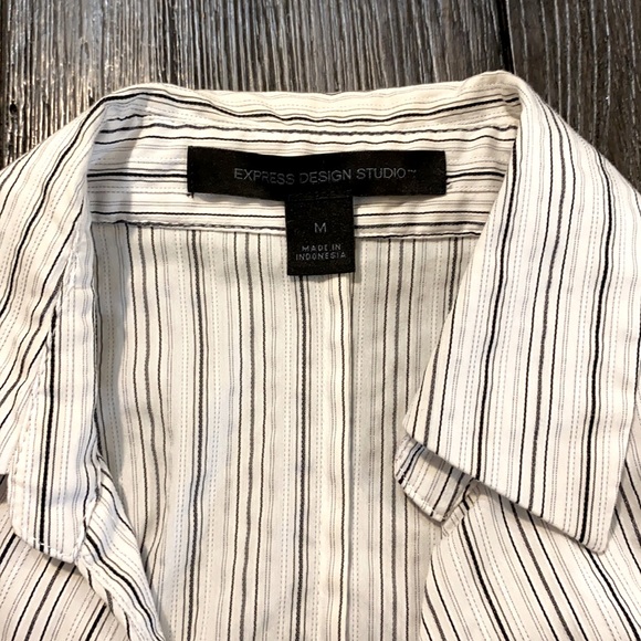 ❤️ Express Design Studio Top - Picture 3 of 4